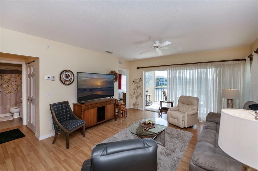 Active With Contract: $219,900 (3 beds, 2 baths, 1207 Square Feet)