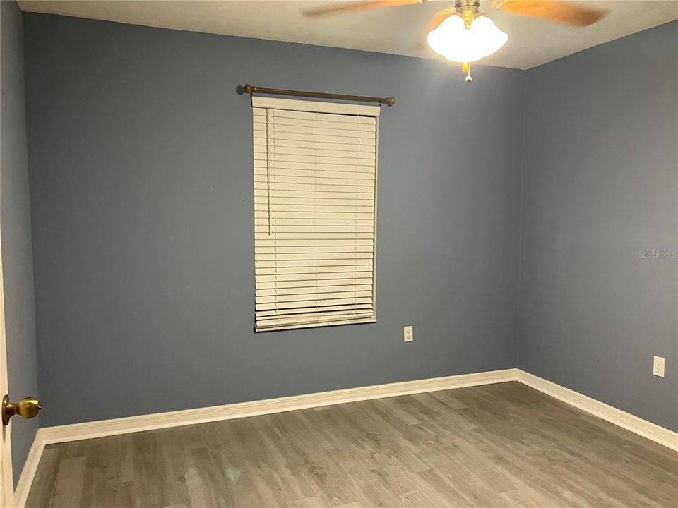 合同活跃: $420,000 (3 贝兹, 2 浴室, 1958 平方英尺)