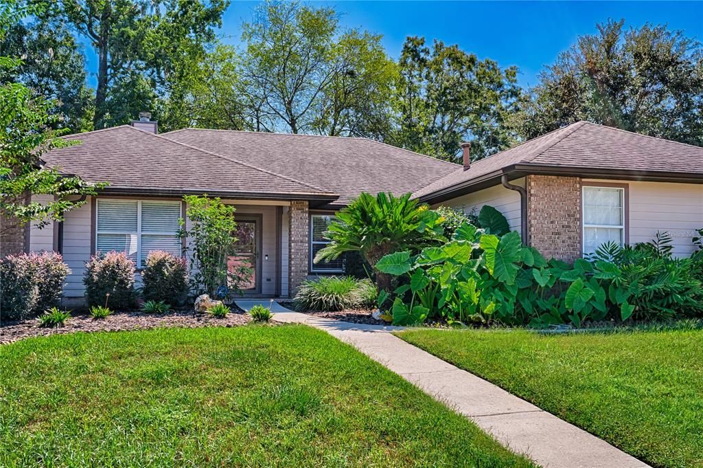 合同活跃: $420,000 (3 贝兹, 2 浴室, 1958 平方英尺)