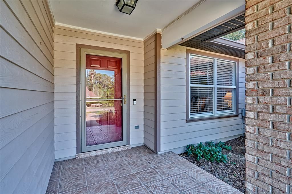 合同活跃: $420,000 (3 贝兹, 2 浴室, 1958 平方英尺)