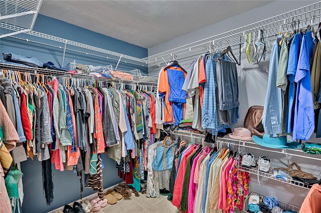 合同活跃: $420,000 (3 贝兹, 2 浴室, 1958 平方英尺)