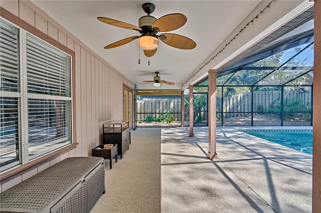 合同活跃: $420,000 (3 贝兹, 2 浴室, 1958 平方英尺)