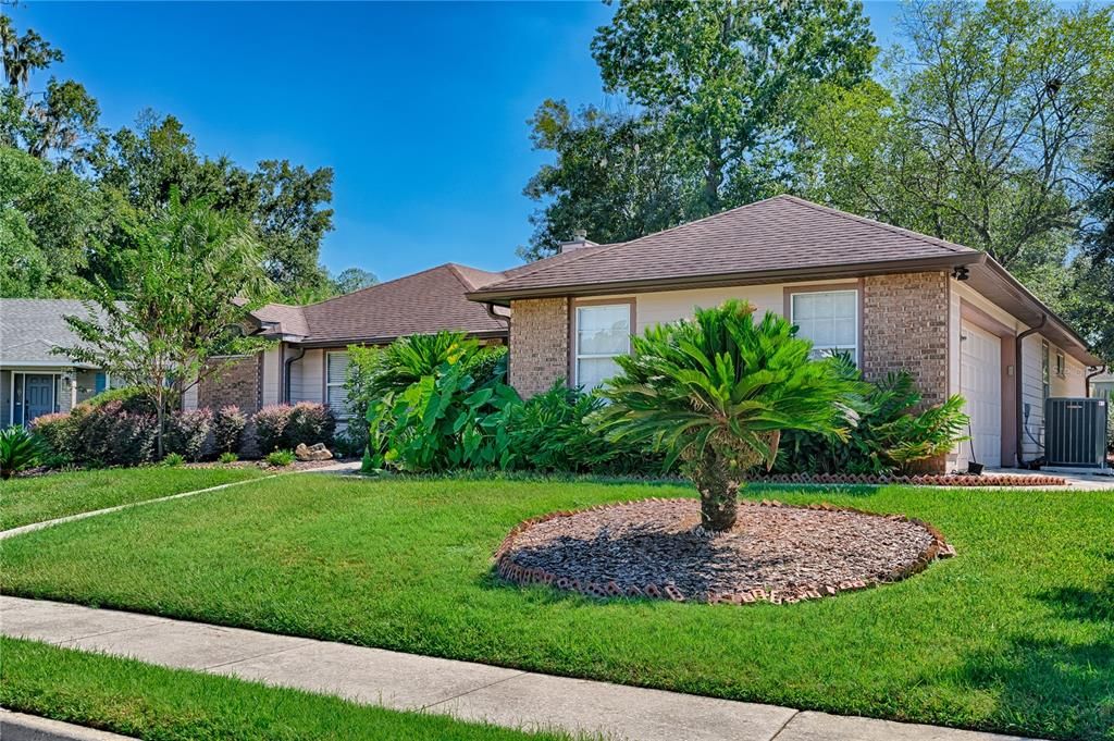 合同活跃: $420,000 (3 贝兹, 2 浴室, 1958 平方英尺)