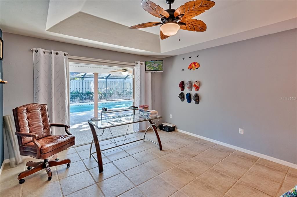 合同活跃: $420,000 (3 贝兹, 2 浴室, 1958 平方英尺)