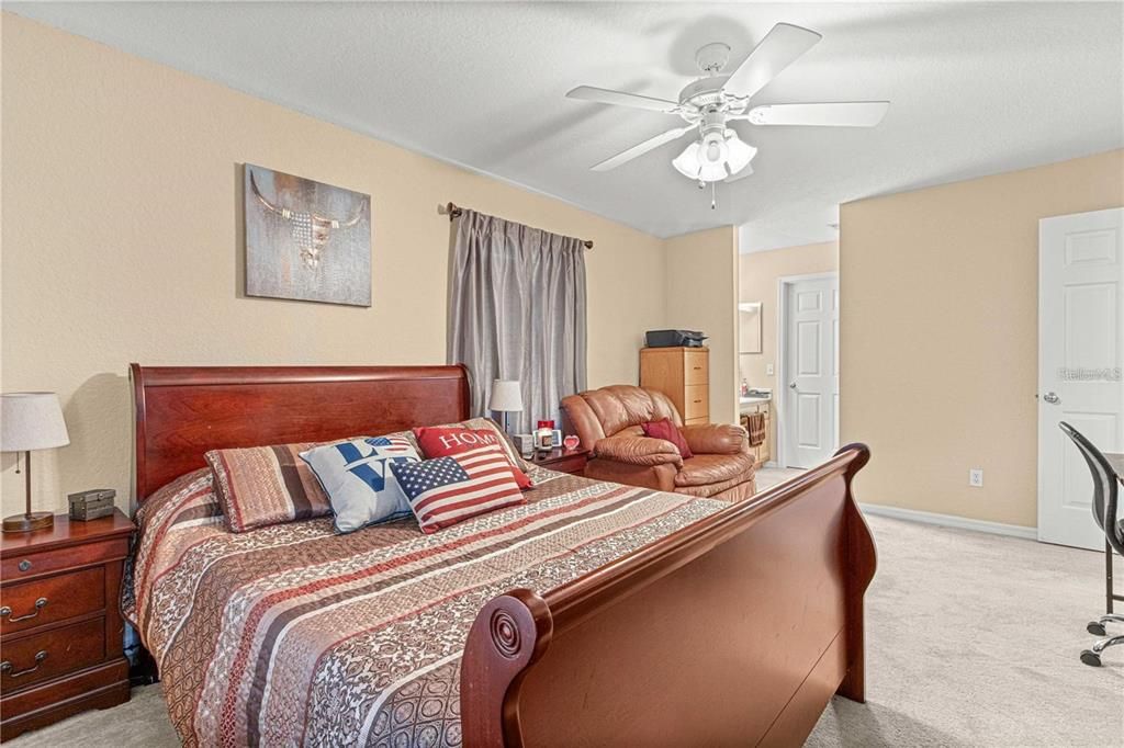 待售: $239,900 (2 贝兹, 2 浴室, 1133 平方英尺)