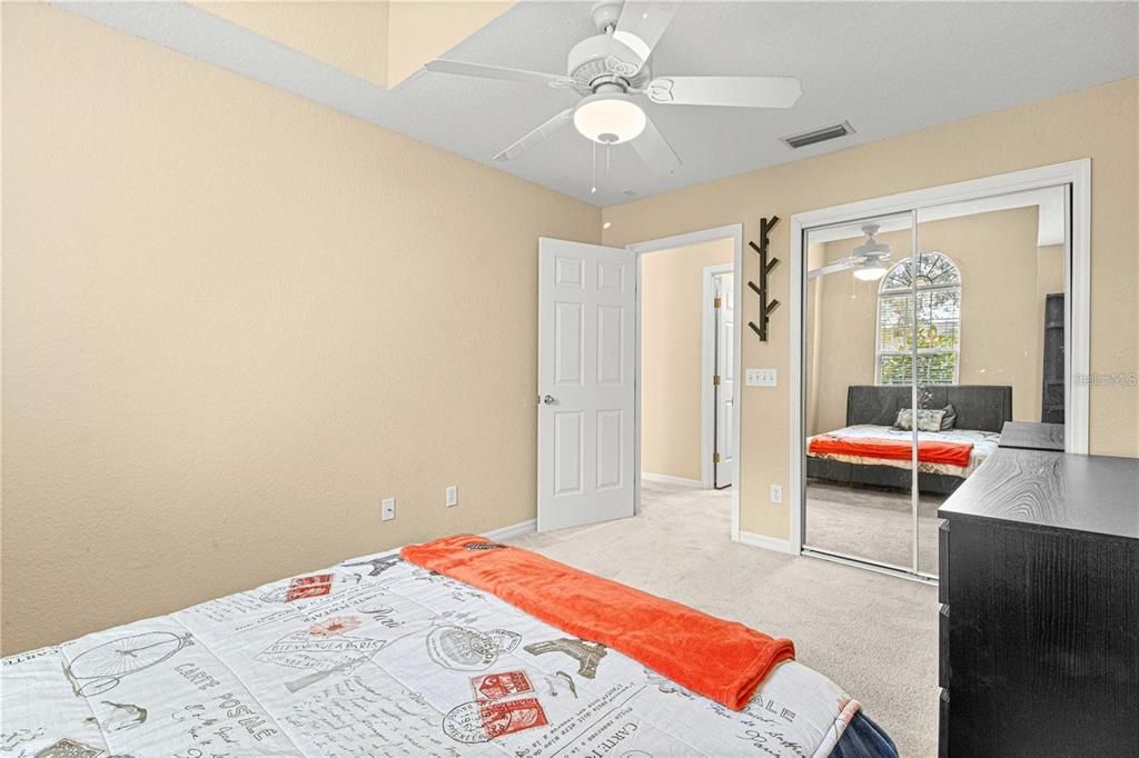 待售: $239,900 (2 贝兹, 2 浴室, 1133 平方英尺)