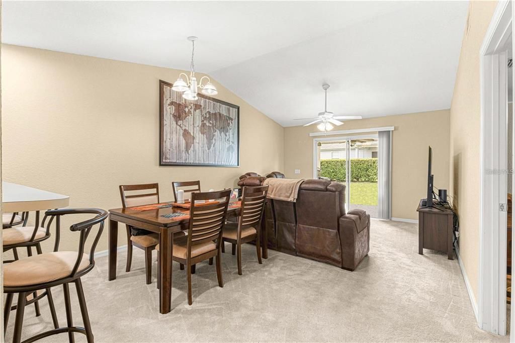 待售: $239,900 (2 贝兹, 2 浴室, 1133 平方英尺)