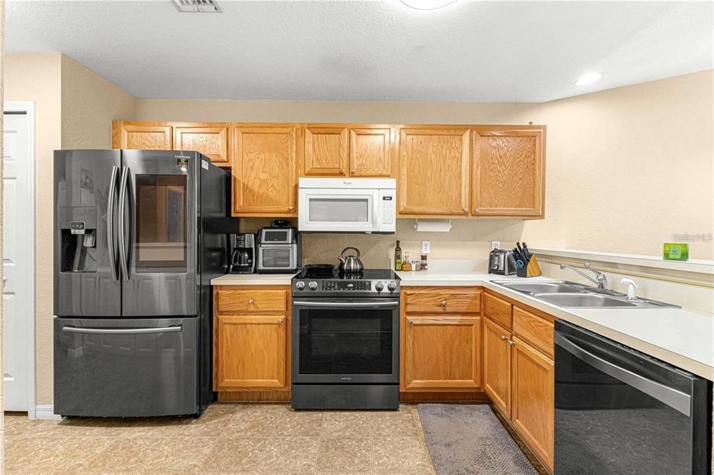 待售: $239,900 (2 贝兹, 2 浴室, 1133 平方英尺)