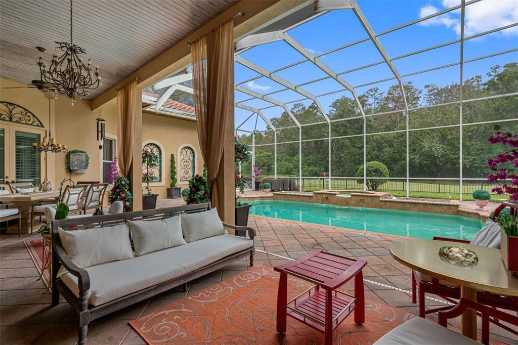 En Venta: $1,375,000 (5 camas, 4 baños, 4570 Pies cuadrados)