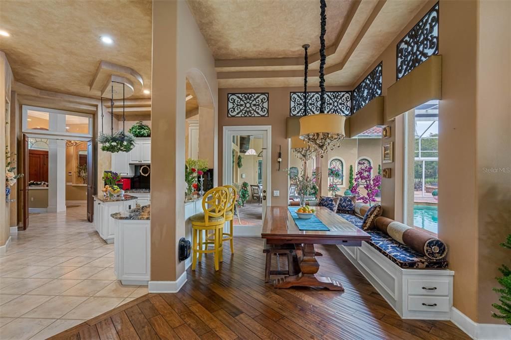 En Venta: $1,375,000 (5 camas, 4 baños, 4570 Pies cuadrados)