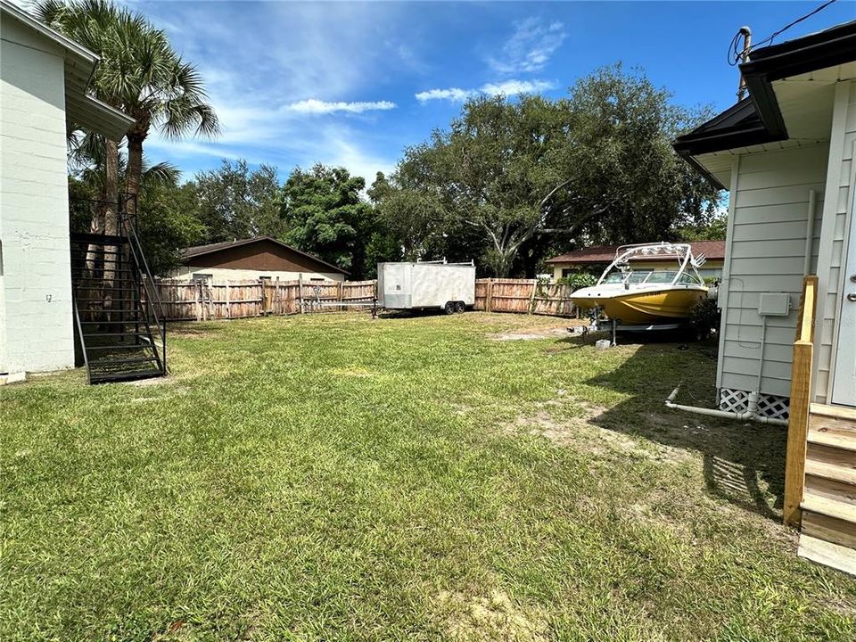 Под контрактом: $300,000 (3 спален, 2 ванн, 860 Квадратных фут)