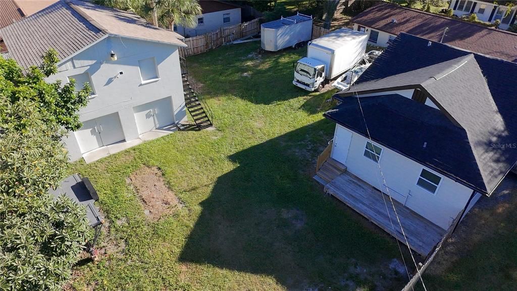 Под контрактом: $300,000 (3 спален, 2 ванн, 860 Квадратных фут)