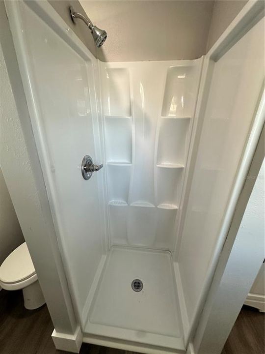 Под контрактом: $300,000 (3 спален, 2 ванн, 860 Квадратных фут)