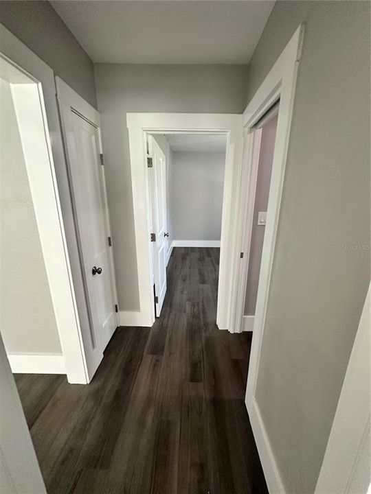 Под контрактом: $300,000 (3 спален, 2 ванн, 860 Квадратных фут)