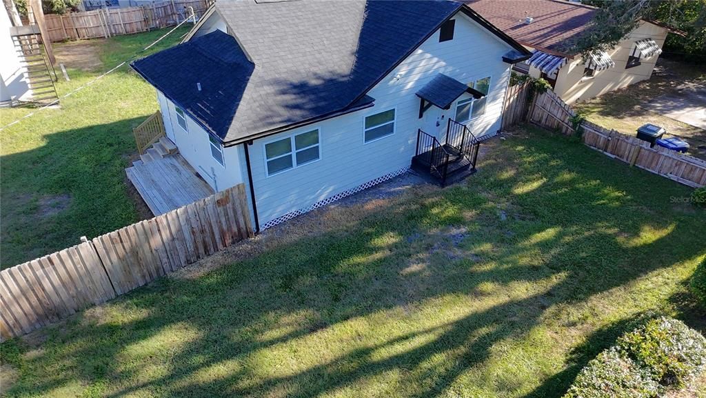 Под контрактом: $300,000 (3 спален, 2 ванн, 860 Квадратных фут)