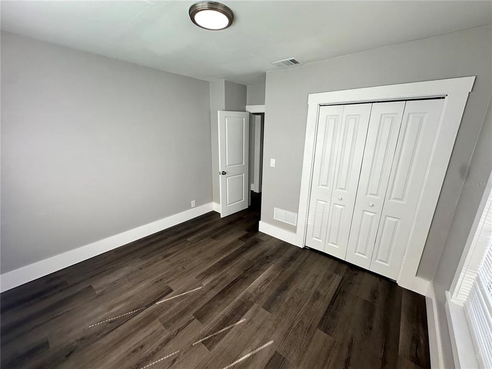 Под контрактом: $300,000 (3 спален, 2 ванн, 860 Квадратных фут)