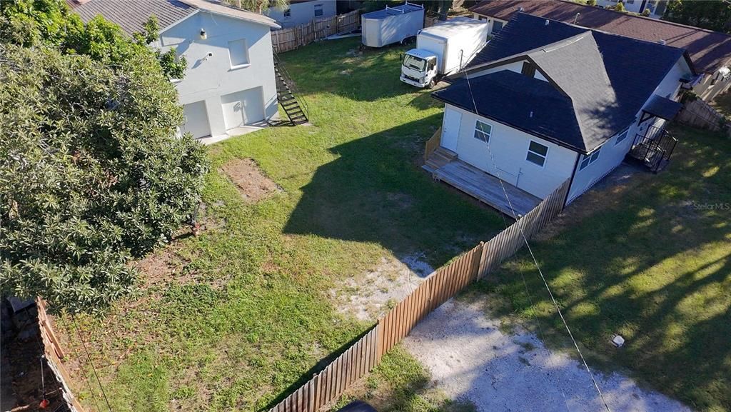 Под контрактом: $300,000 (3 спален, 2 ванн, 860 Квадратных фут)