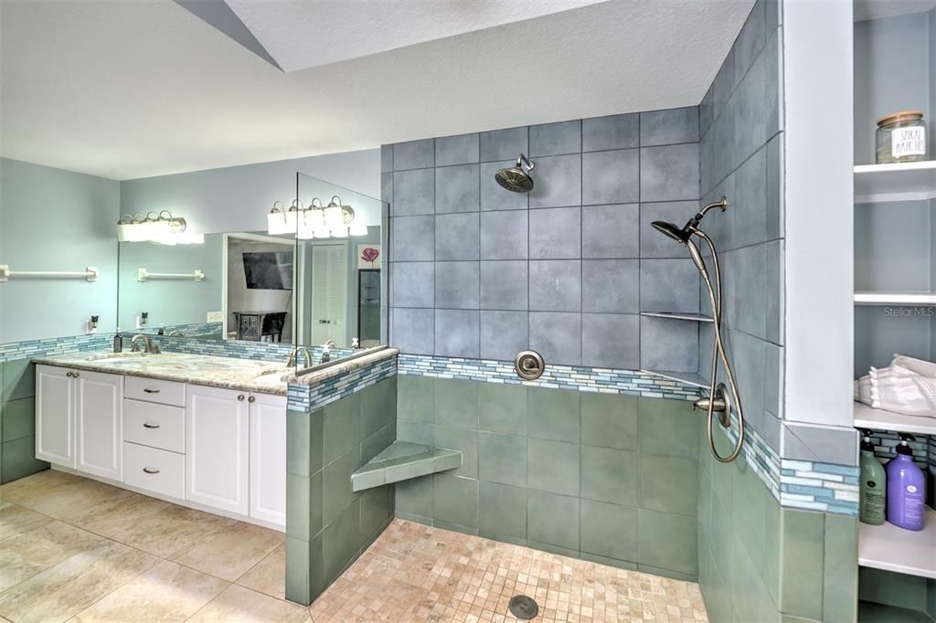 Active With Contract: $629,900 (4 beds, 3 baths, 2350 Square Feet)