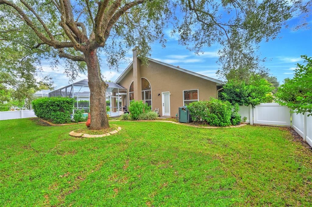 Active With Contract: $629,900 (4 beds, 3 baths, 2350 Square Feet)