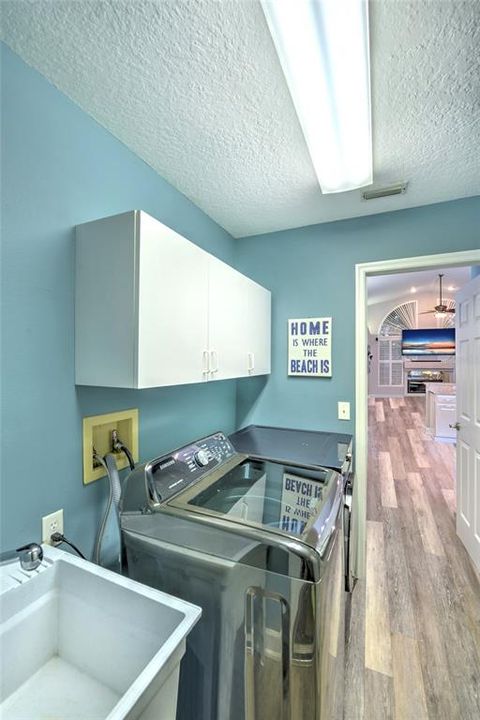 Active With Contract: $629,900 (4 beds, 3 baths, 2350 Square Feet)