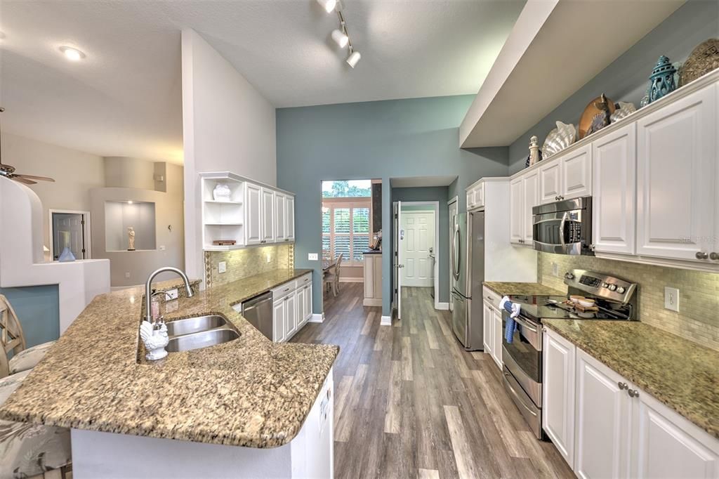 Active With Contract: $629,900 (4 beds, 3 baths, 2350 Square Feet)