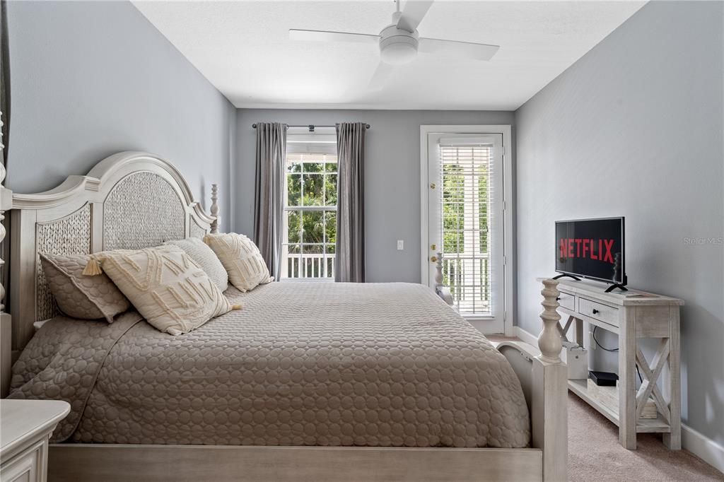 В аренду: $6,000 (5 спален, 4 ванн, 4102 Квадратных фут)