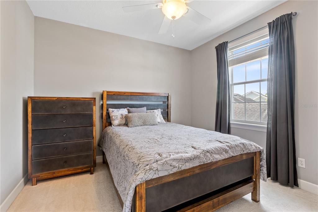 В аренду: $6,000 (5 спален, 4 ванн, 4102 Квадратных фут)