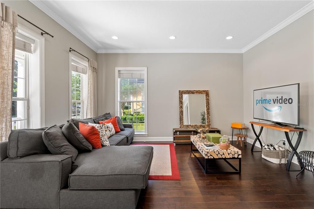 В аренду: $6,000 (5 спален, 4 ванн, 4102 Квадратных фут)