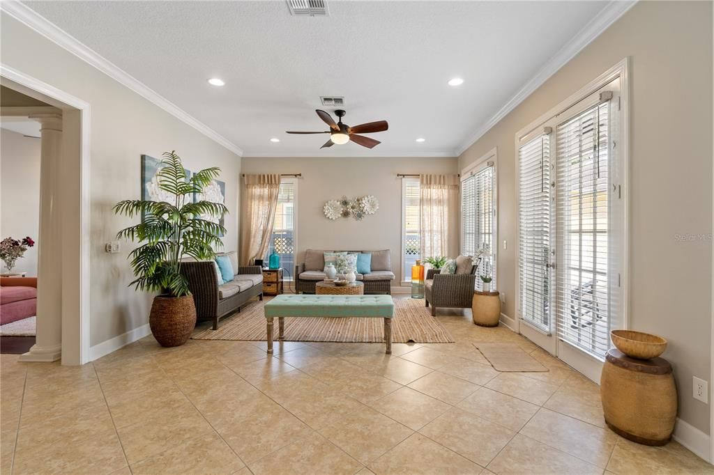 В аренду: $6,000 (5 спален, 4 ванн, 4102 Квадратных фут)