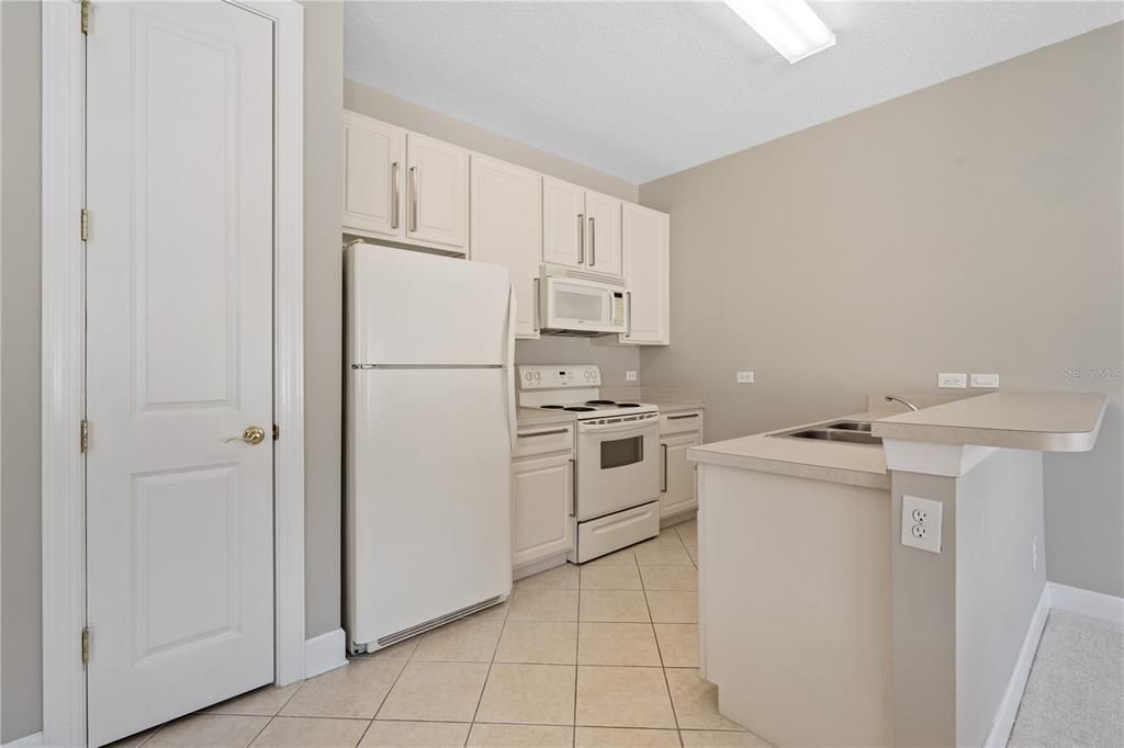 В аренду: $6,000 (5 спален, 4 ванн, 4102 Квадратных фут)