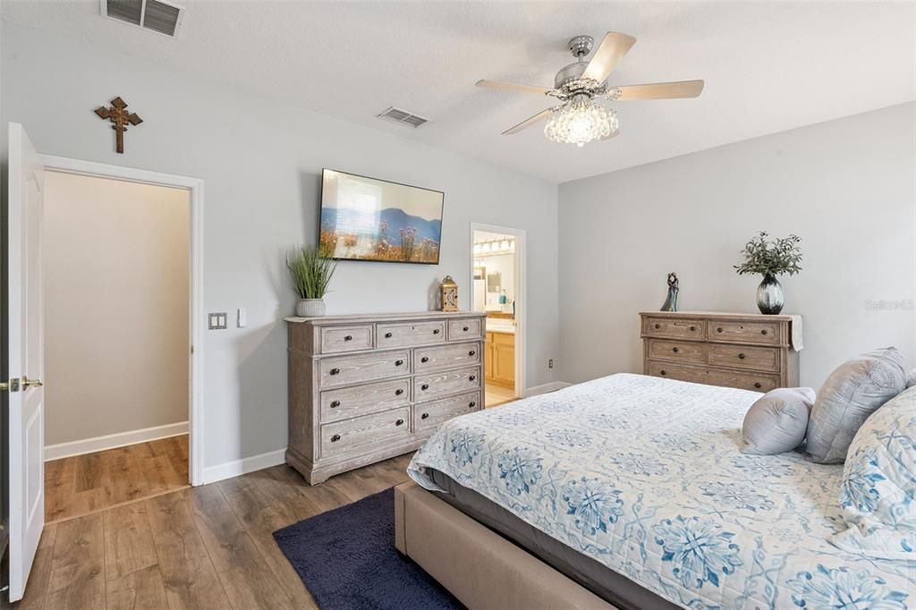 Active With Contract: $723,000 (4 beds, 3 baths, 2495 Square Feet)