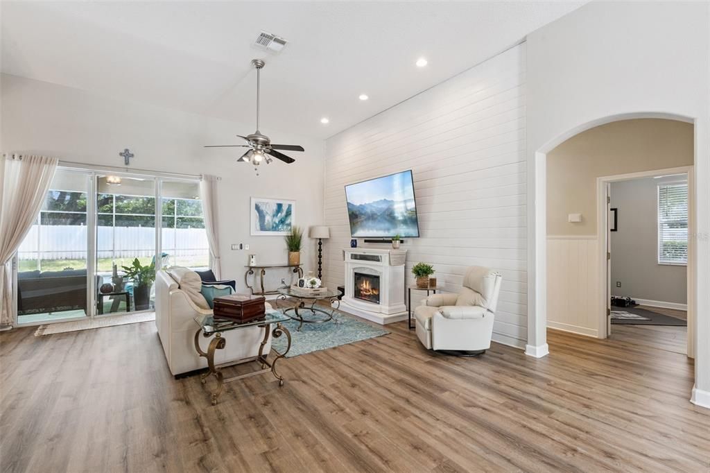 Active With Contract: $723,000 (4 beds, 3 baths, 2495 Square Feet)