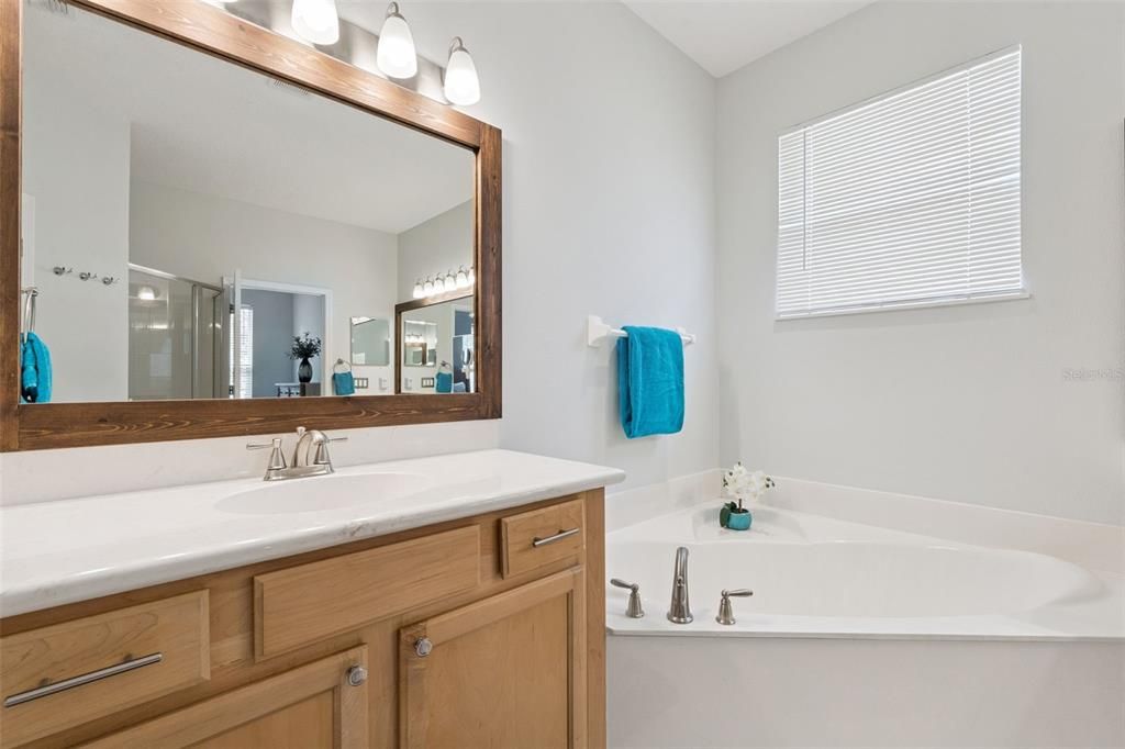 Active With Contract: $723,000 (4 beds, 3 baths, 2495 Square Feet)