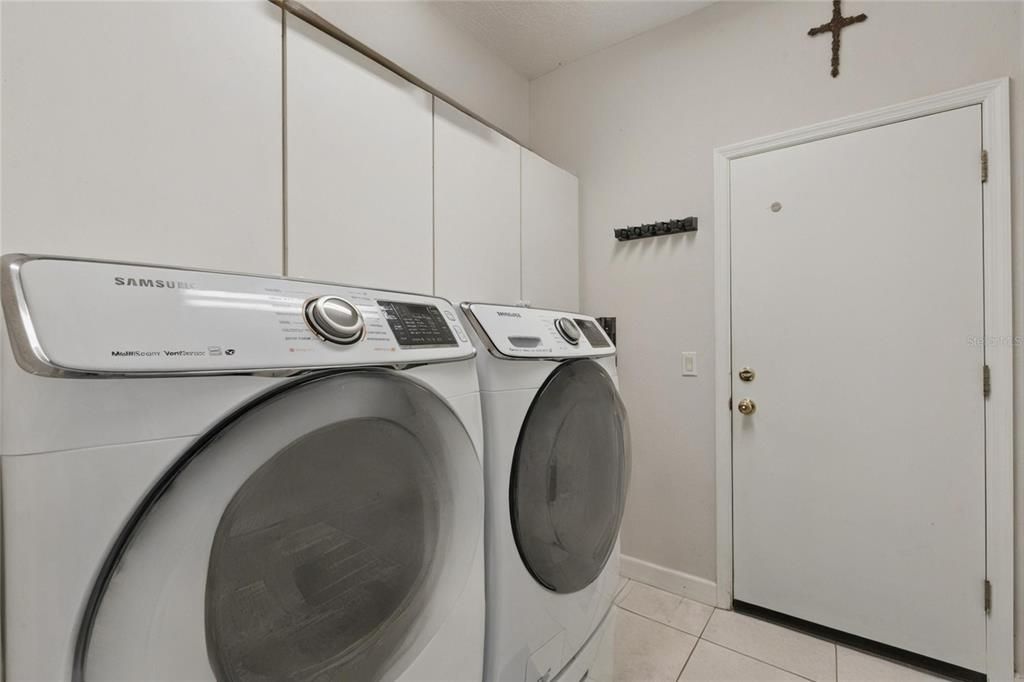 Active With Contract: $723,000 (4 beds, 3 baths, 2495 Square Feet)