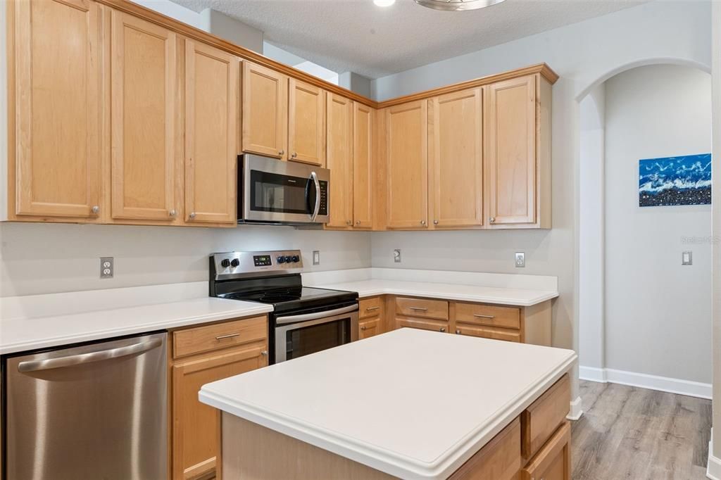 Active With Contract: $723,000 (4 beds, 3 baths, 2495 Square Feet)