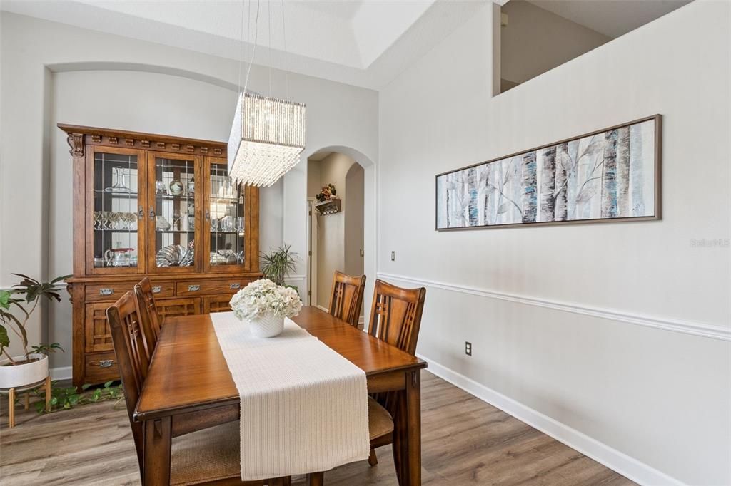 Active With Contract: $723,000 (4 beds, 3 baths, 2495 Square Feet)