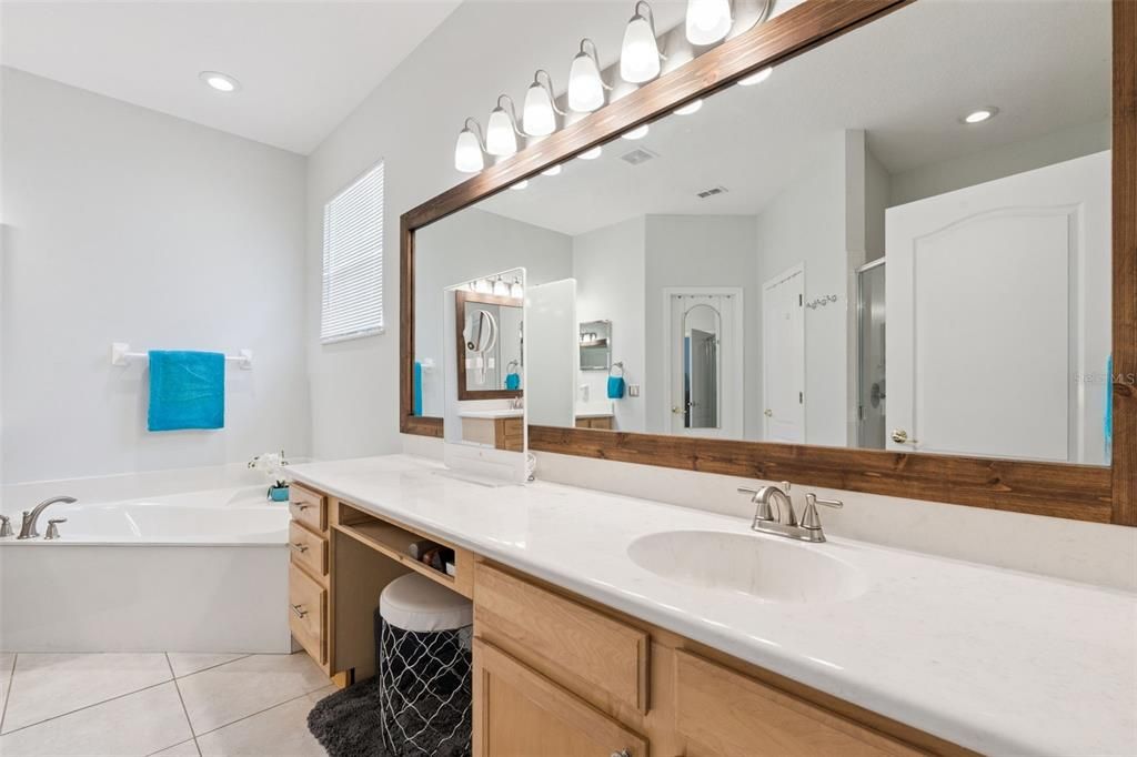 Active With Contract: $723,000 (4 beds, 3 baths, 2495 Square Feet)