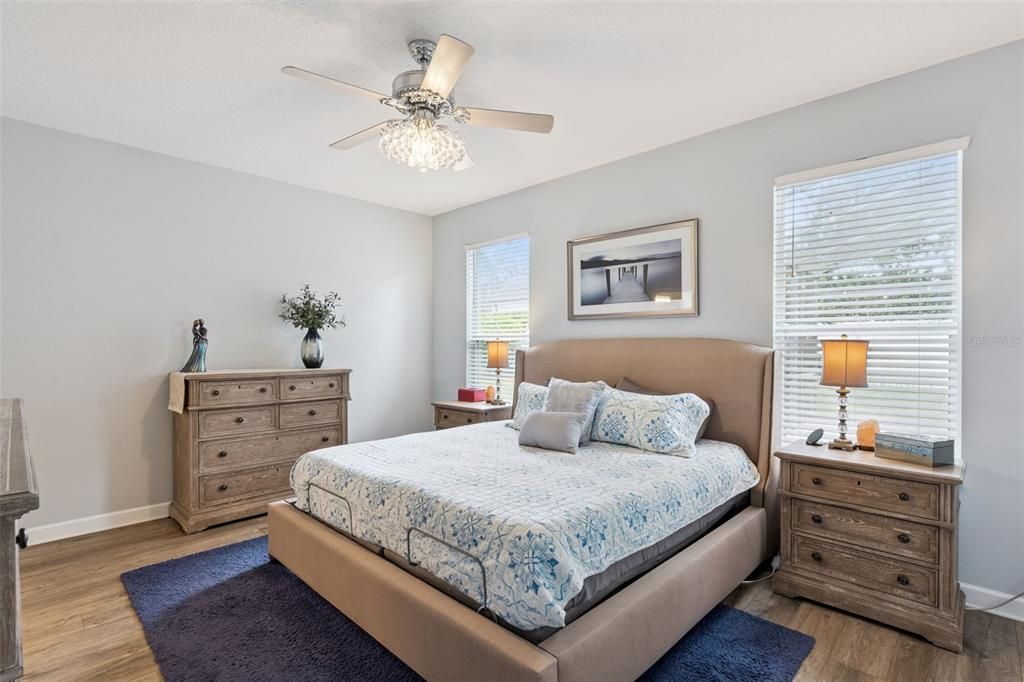 Active With Contract: $723,000 (4 beds, 3 baths, 2495 Square Feet)