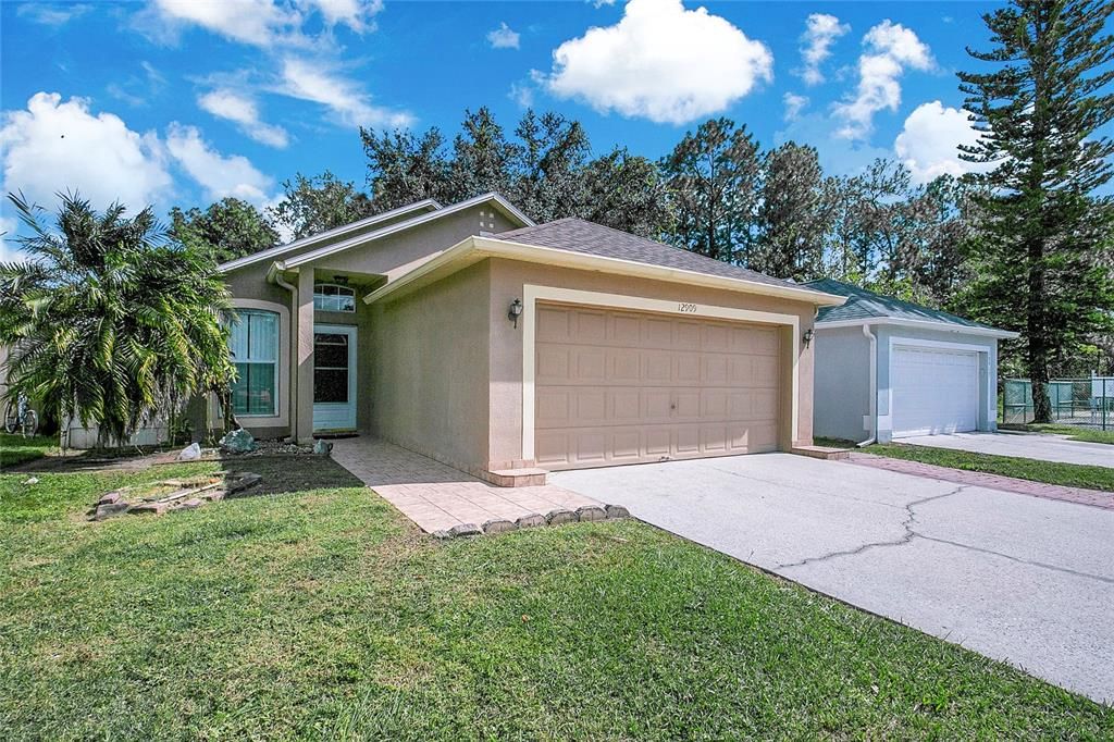 合同活跃: $319,400 (3 贝兹, 2 浴室, 1148 平方英尺)