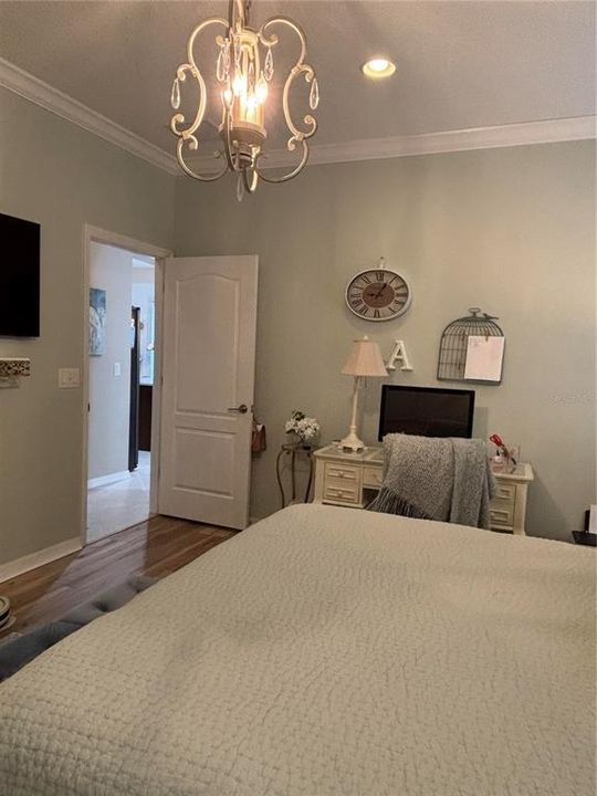 Под контрактом: $399,900 (3 спален, 2 ванн, 1495 Квадратных фут)