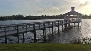 Под контрактом: $399,900 (3 спален, 2 ванн, 1495 Квадратных фут)