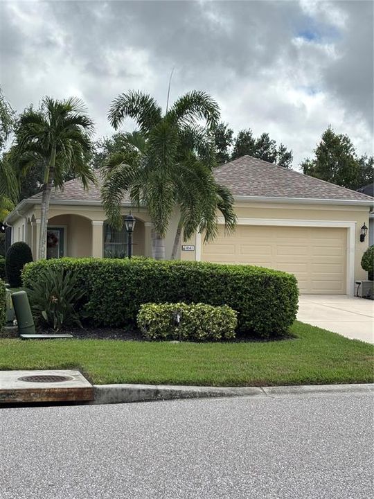 Под контрактом: $399,900 (3 спален, 2 ванн, 1495 Квадратных фут)