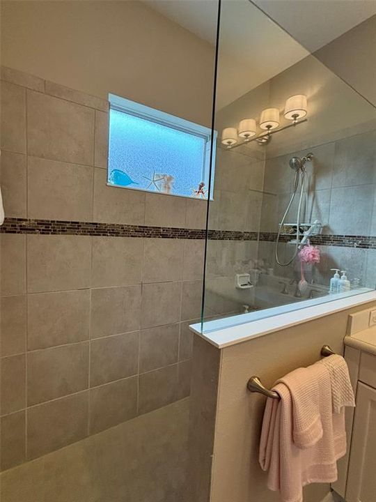 Под контрактом: $399,900 (3 спален, 2 ванн, 1495 Квадратных фут)