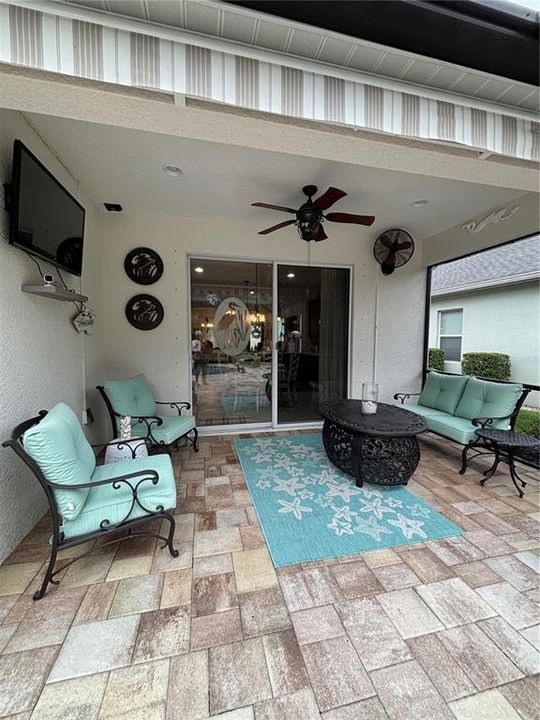 Под контрактом: $399,900 (3 спален, 2 ванн, 1495 Квадратных фут)