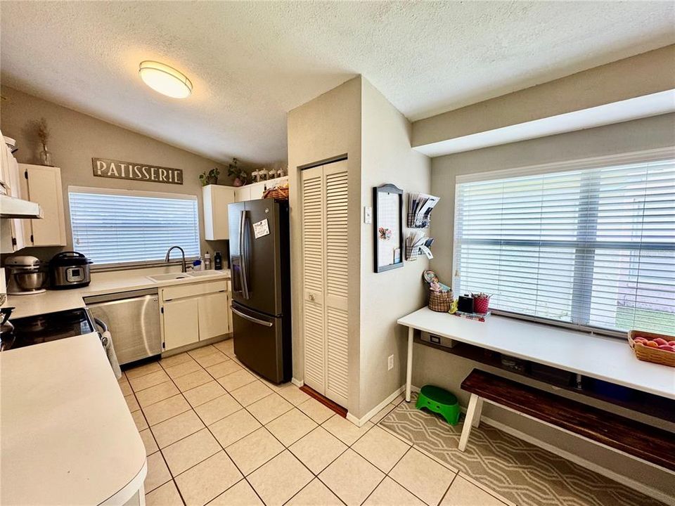 Activo con contrato: $325,000 (3 camas, 2 baños, 1329 Pies cuadrados)