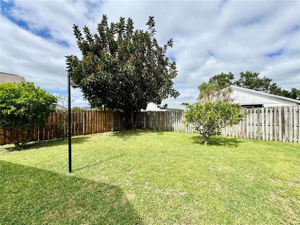 Activo con contrato: $325,000 (3 camas, 2 baños, 1329 Pies cuadrados)