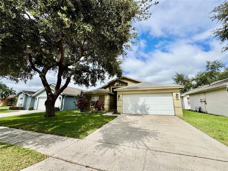 Activo con contrato: $325,000 (3 camas, 2 baños, 1329 Pies cuadrados)