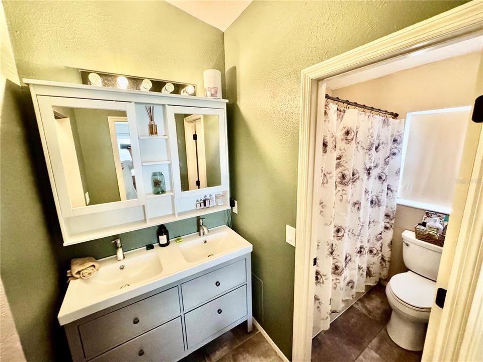 Activo con contrato: $325,000 (3 camas, 2 baños, 1329 Pies cuadrados)