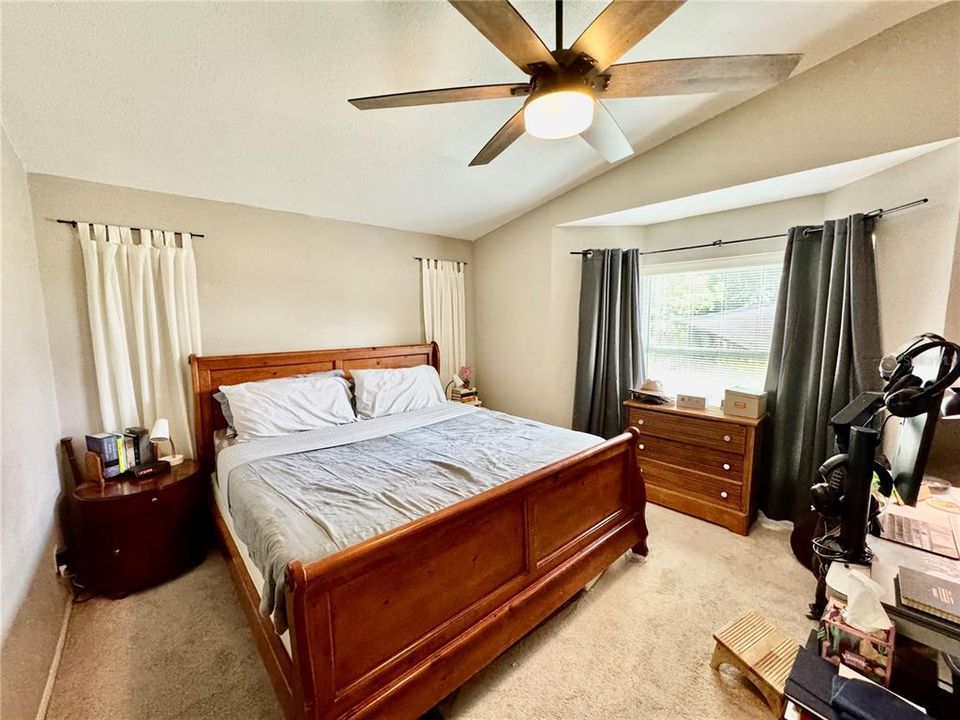 Activo con contrato: $325,000 (3 camas, 2 baños, 1329 Pies cuadrados)