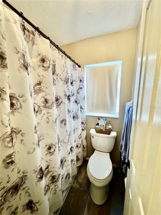 Activo con contrato: $325,000 (3 camas, 2 baños, 1329 Pies cuadrados)